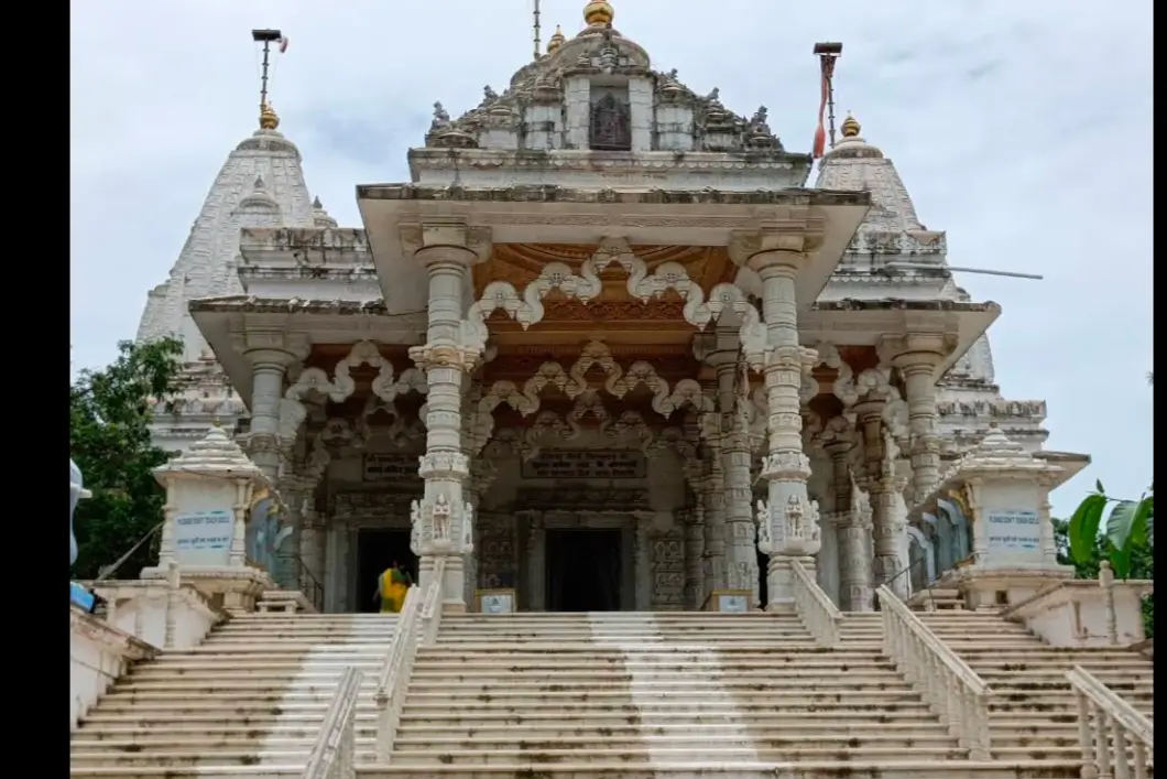 Hrinkar Jain Teerth, Guntur